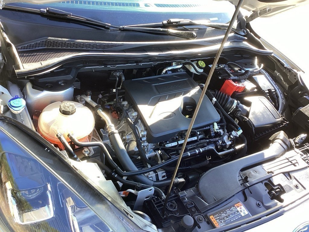 Used 2020 Ford Escape SE image 18