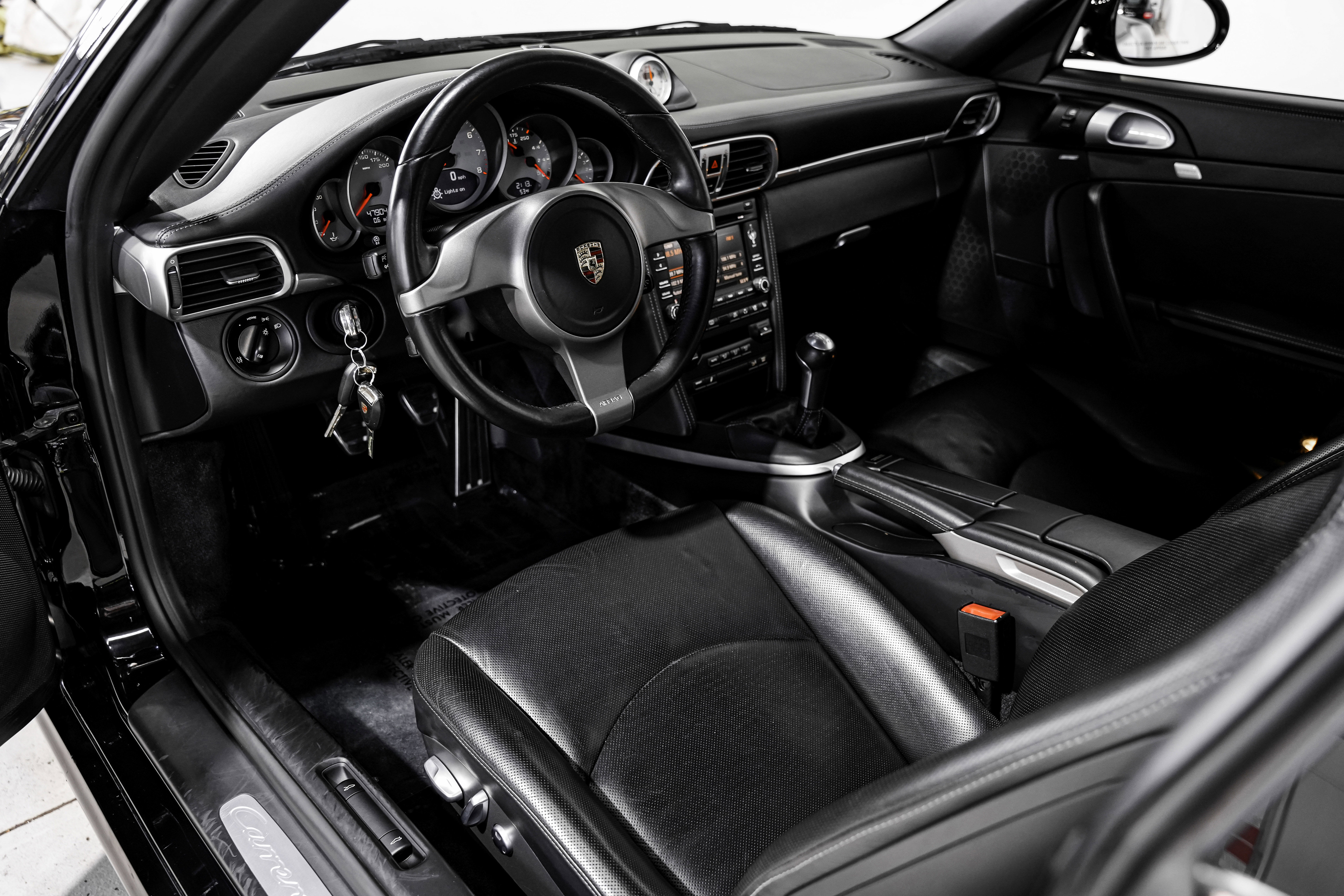 Used 2010 Porsche 911 Carrera 4S image 9