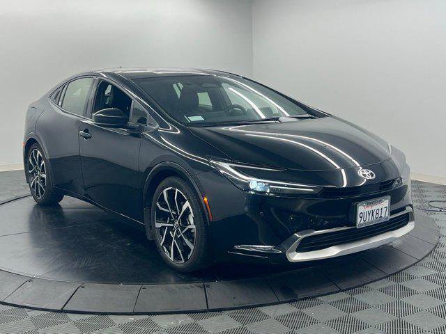 Used 2025 Toyota Prius Plug-In Hybrid FWD image 3