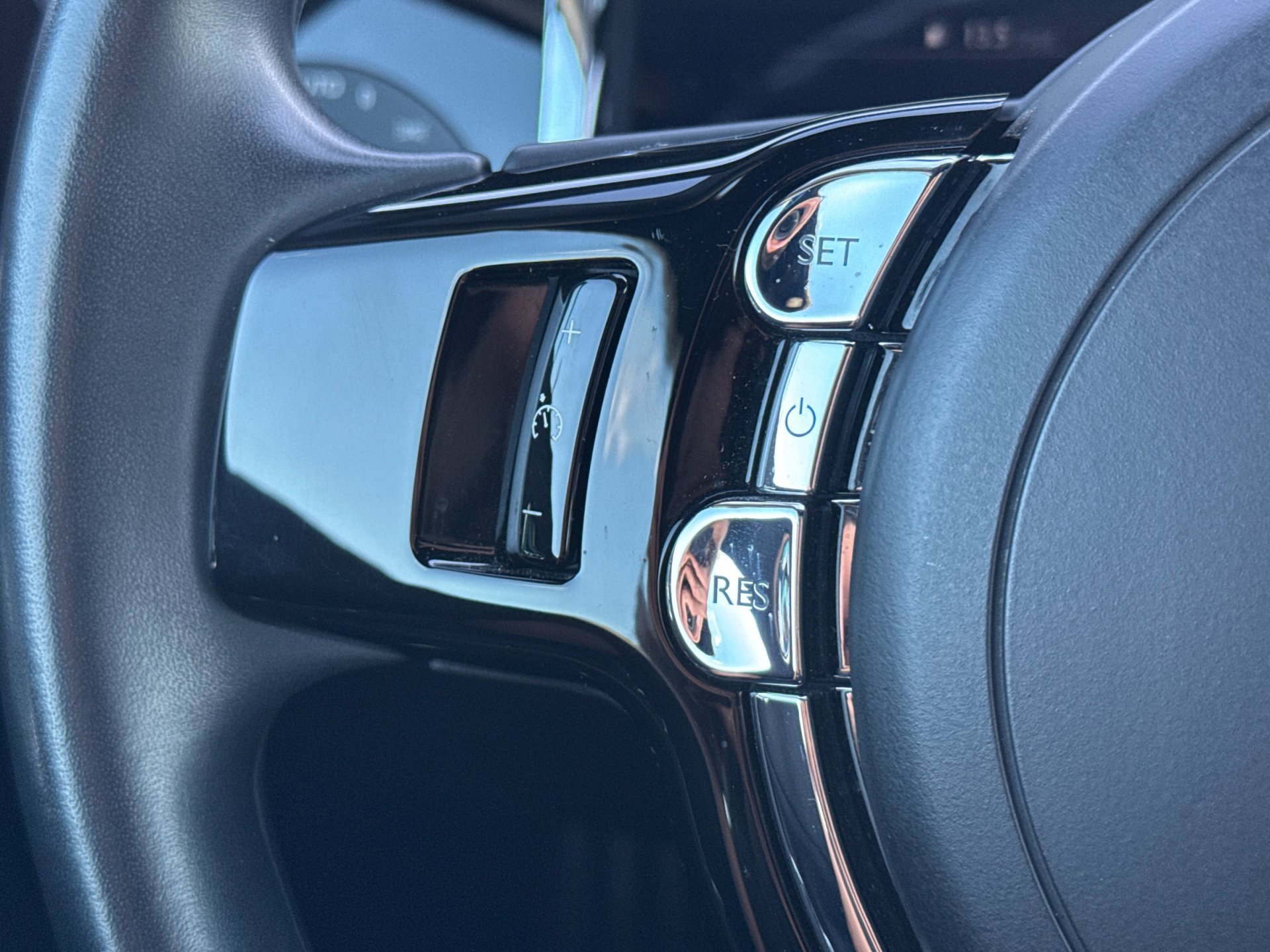 Used 2020 Rolls-Royce Dawn image 25