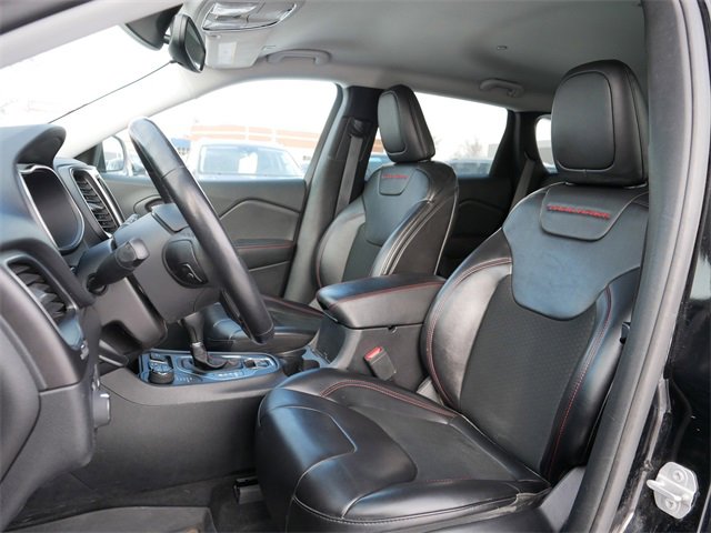 Used 2019 Jeep Cherokee Trailhawk w/ Cold Weather Group image 14