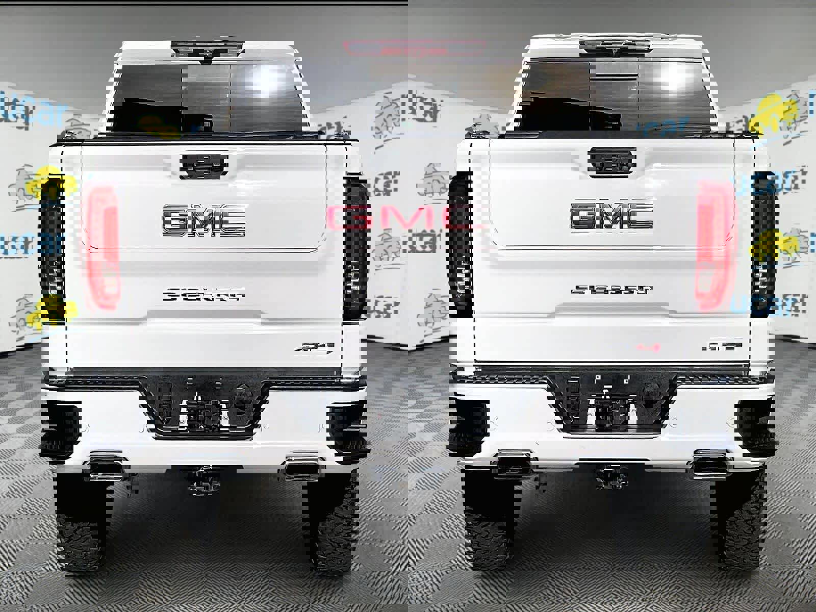 Used 2024 GMC Sierra 1500 AT4 w/ Technology Package image 5