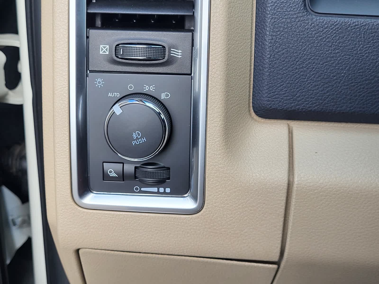 Used 2018 RAM 2500 Limited AWD/4WD image 16