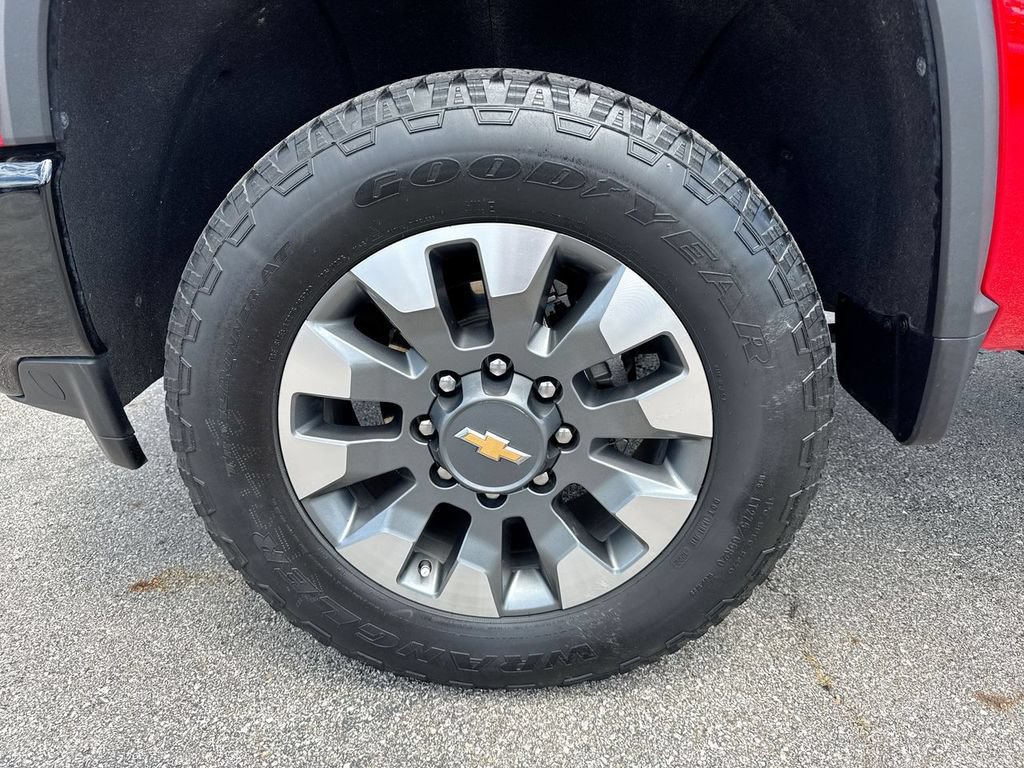 Used 2022 Chevrolet Silverado 2500 Custom w/ Custom Convenience Package AWD/4WD image 10