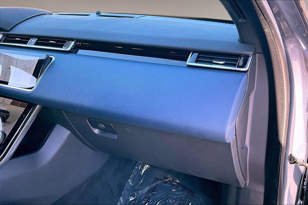 Certified 2023 Land Rover Range Rover Velar R-Dynamic S image 24