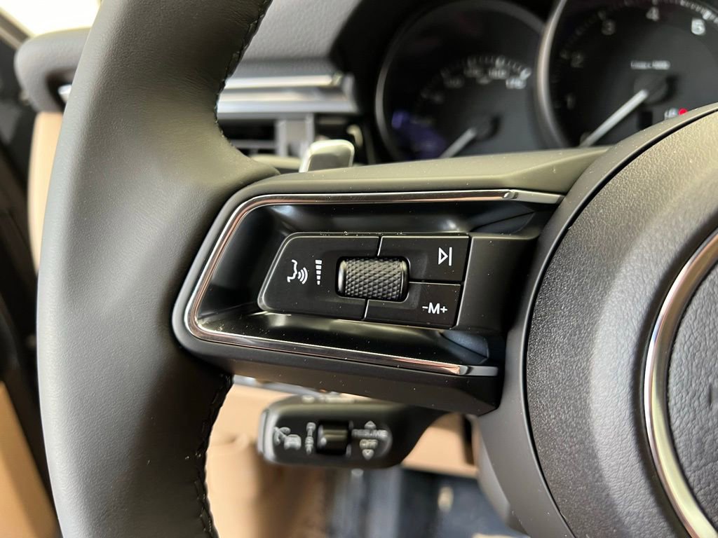 Used 2025 Porsche Macan image 9