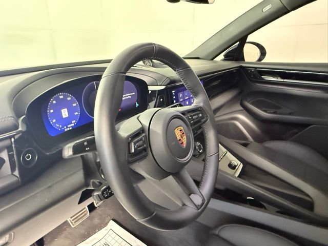 Used 2025 Porsche Macan 4S Electric image 18