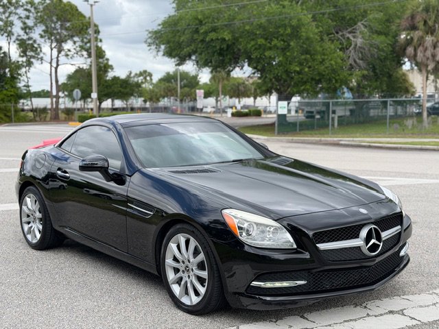 Used 2016 Mercedes-Benz SLK 300 w/ Premium 2 Package image 7