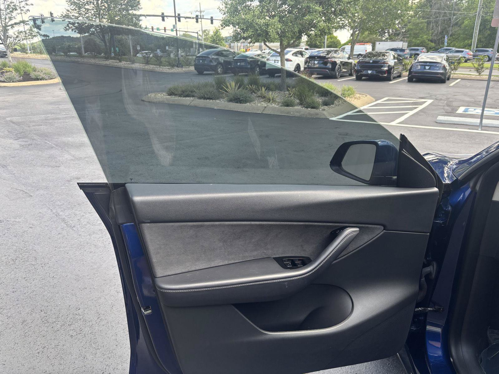 Used 2021 Tesla Model Y Long Range AWD/4WD image 10