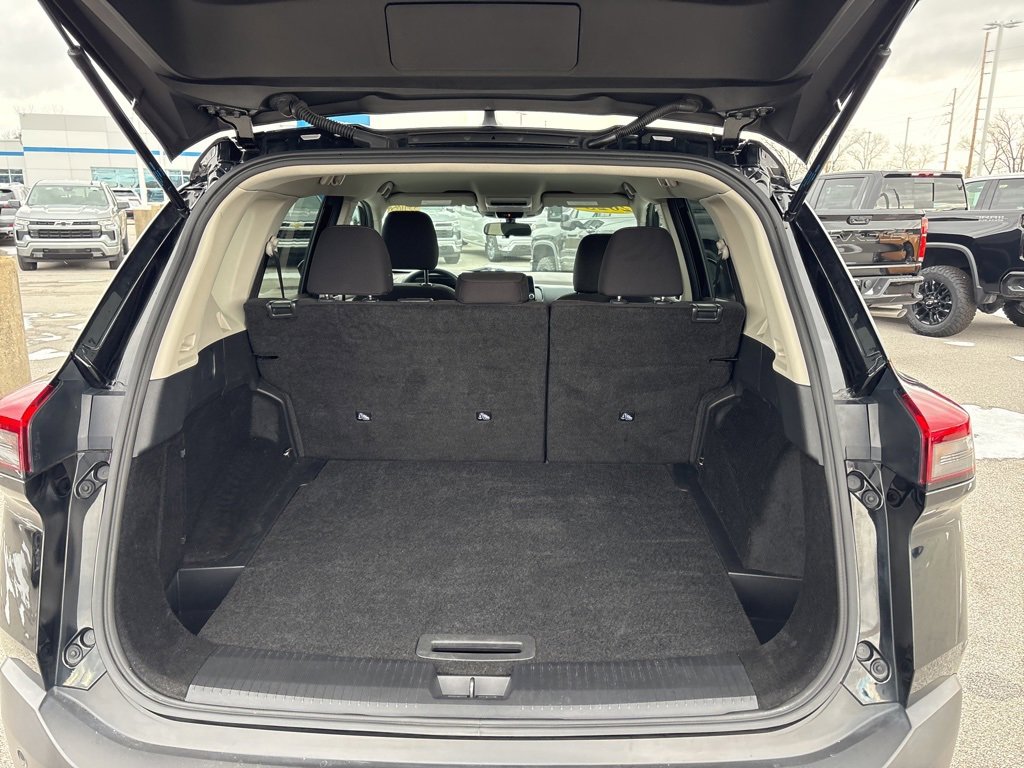 Used 2023 Nissan Rogue S image 7