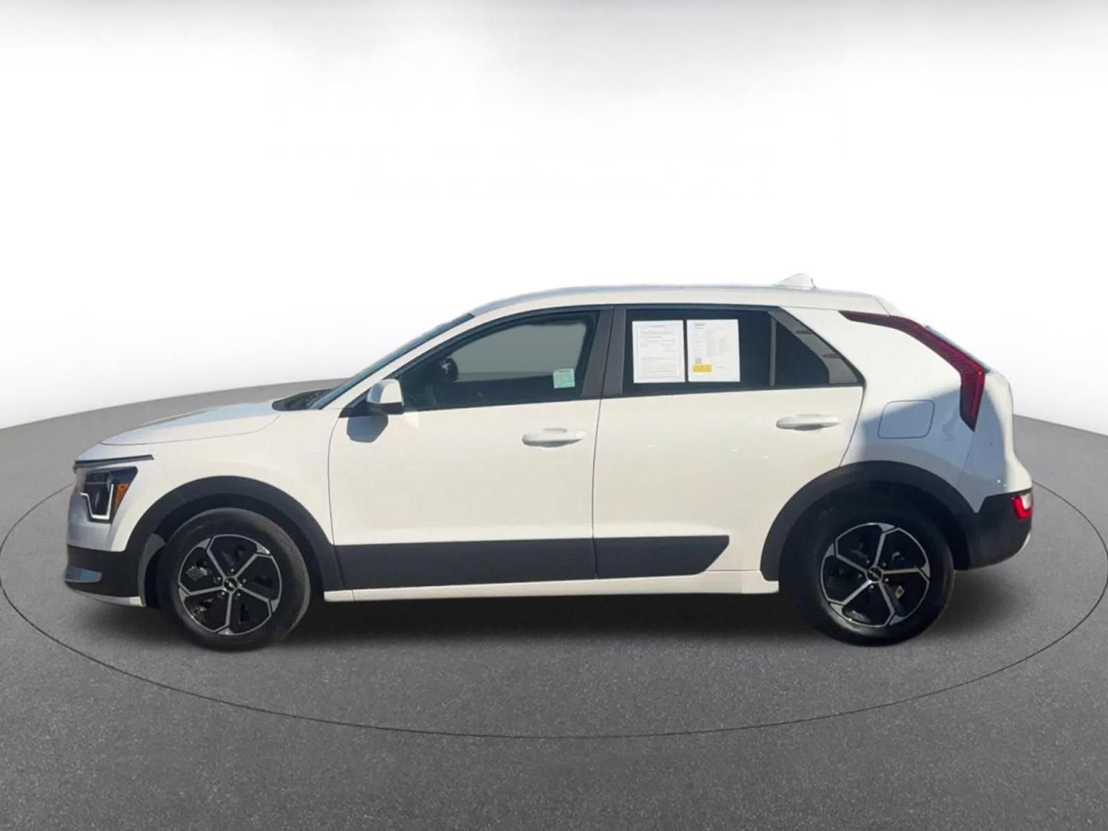 Used 2026 Kia Niro LX FWD image 9
