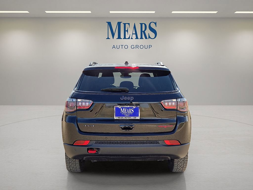 Used 2024 Jeep Compass Trailhawk image 4