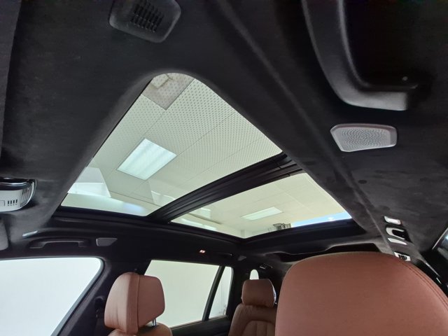 Used 2025 BMW X7 M60i AWD/4WD image 21