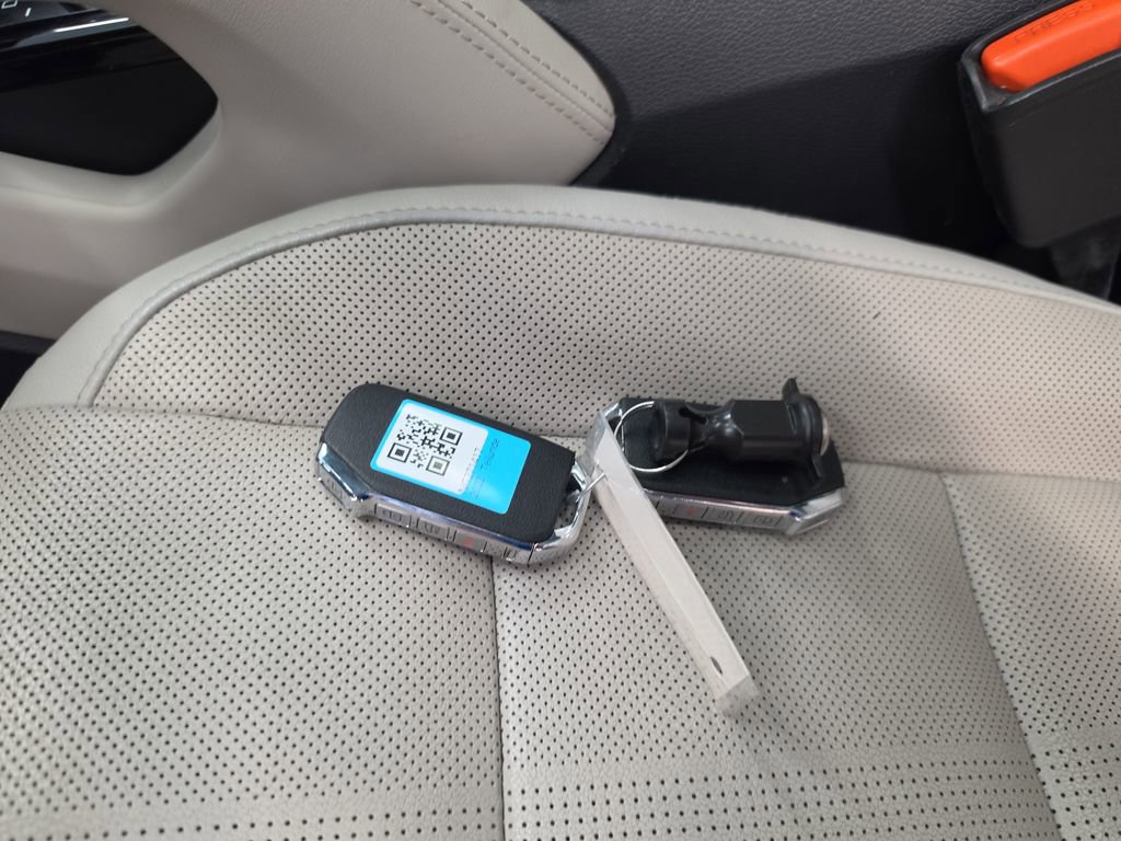 Used 2022 Kia Telluride EX w/ EX Premium Package FWD image 39