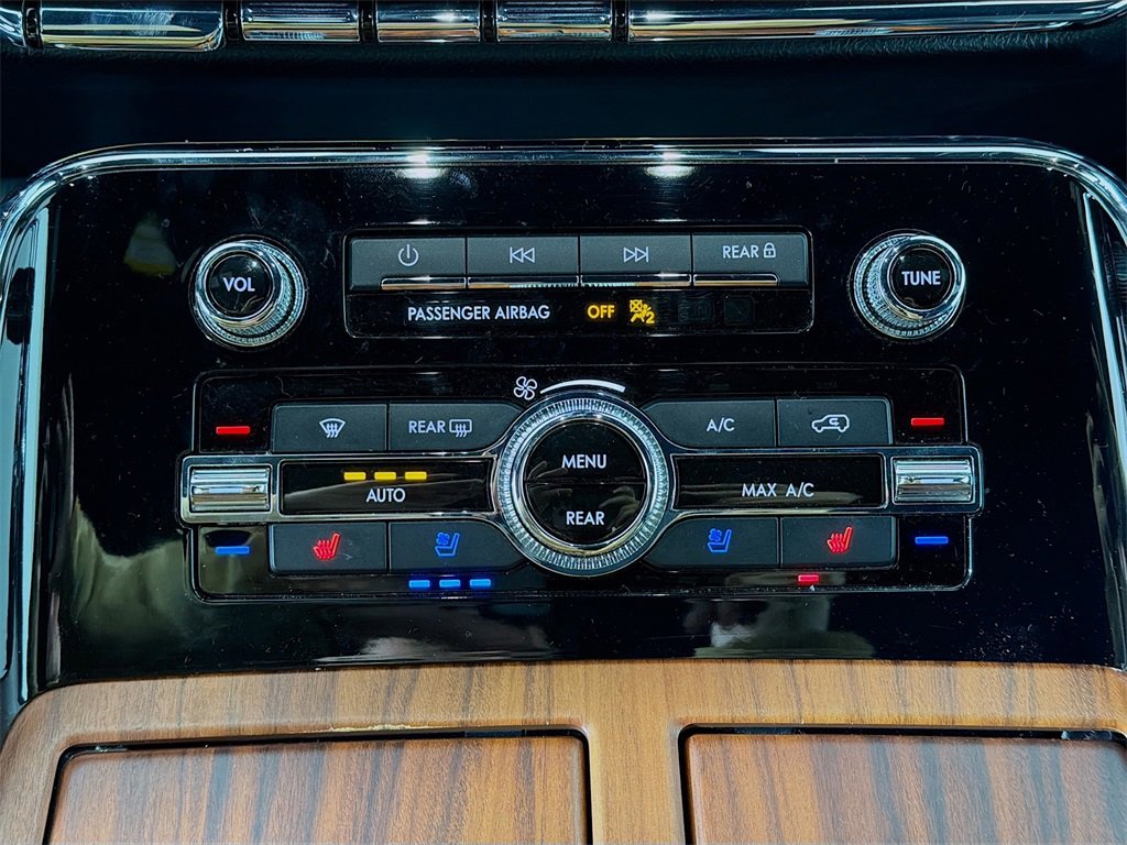 Used 2020 Lincoln Navigator L Reserve w/ Equipment Group 208A Reserve image 19
