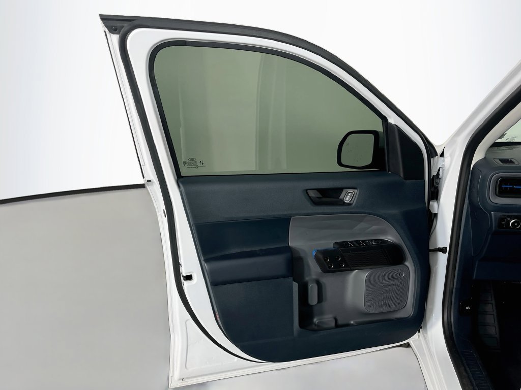 Used 2025 Ford Maverick Lobo AWD/4WD image 26