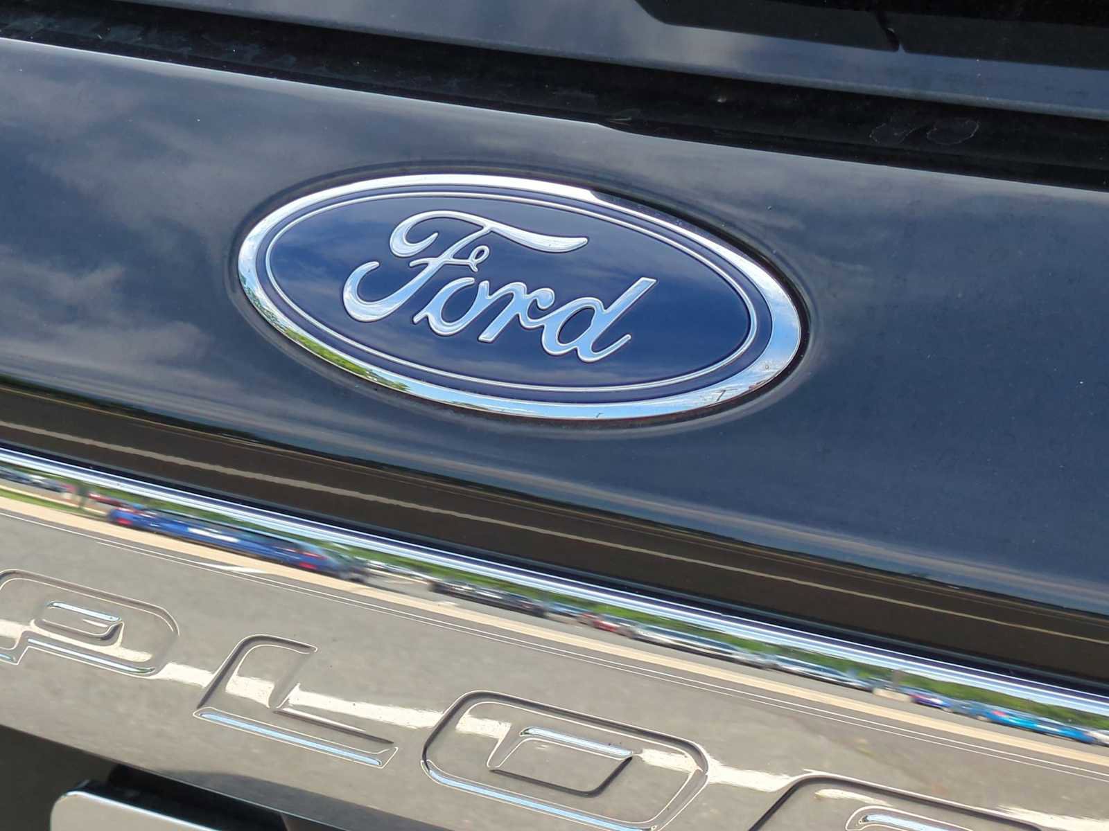 Used 2023 Ford Explorer XLT w/ Equipment Group 202A image 12