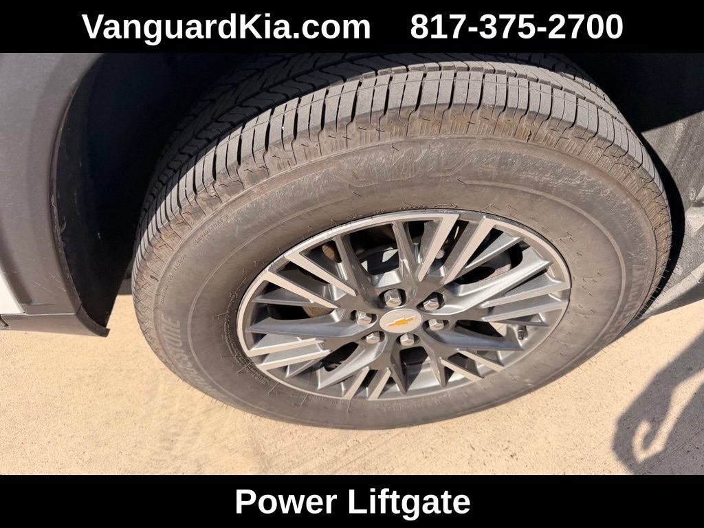Used 2024 Chevrolet Traverse LT w/ Enhanced Driving Package FWD image 11