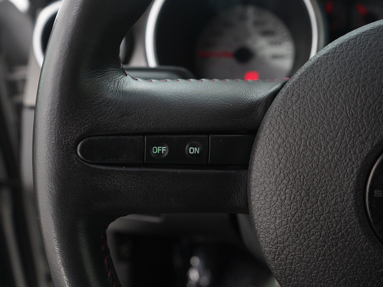 Used 2009 Ford Mustang Shelby GT500 RWD image 25