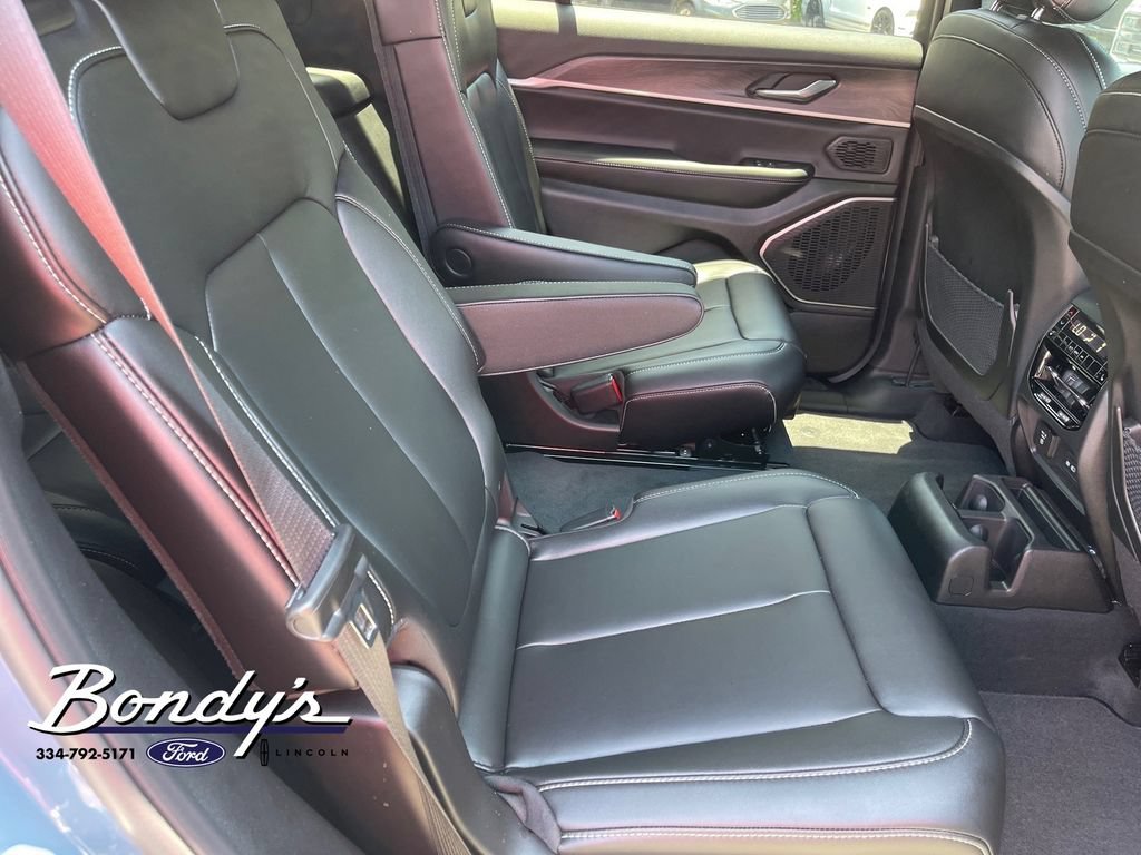 Used 2026 Jeep Grand Cherokee L Limited w/ Limited Altitude Package RWD image 16