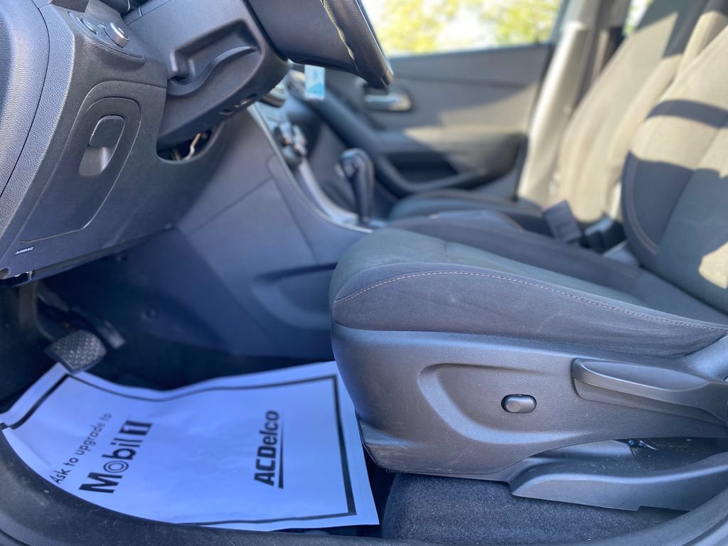 Used 2017 Chevrolet Trax LS FWD image 21