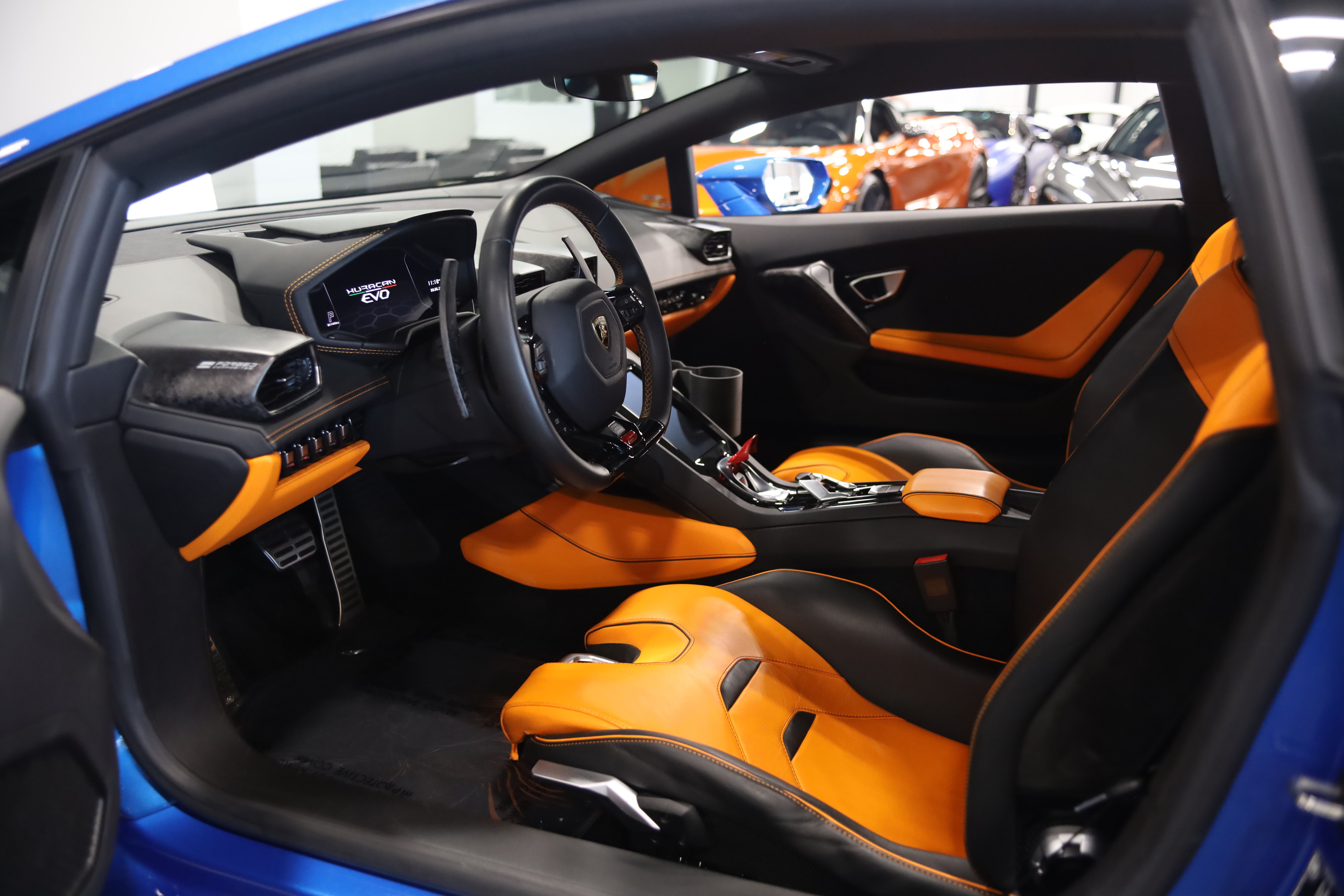 Used 2020 Lamborghini Huracan EVO RWD image 16