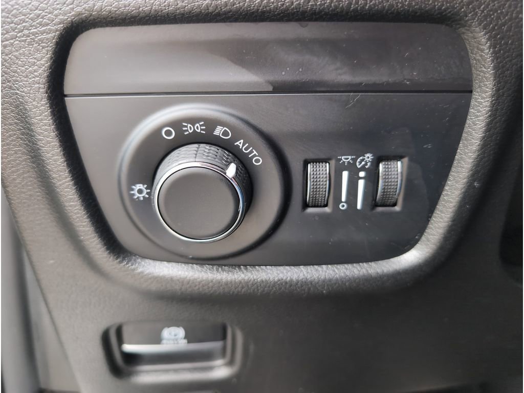 Used 2023 Jeep Grand Cherokee Laredo w/ Trailer Tow Prep Group (B) image 22