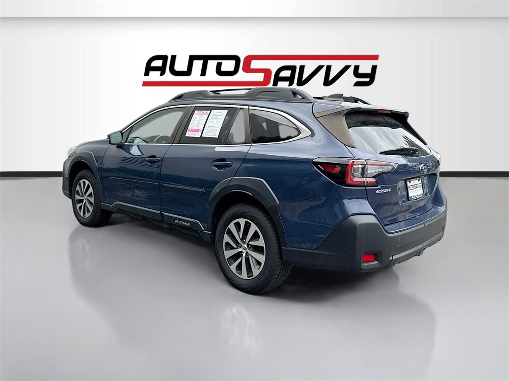 Used 2023 Subaru Outback Premium image 5