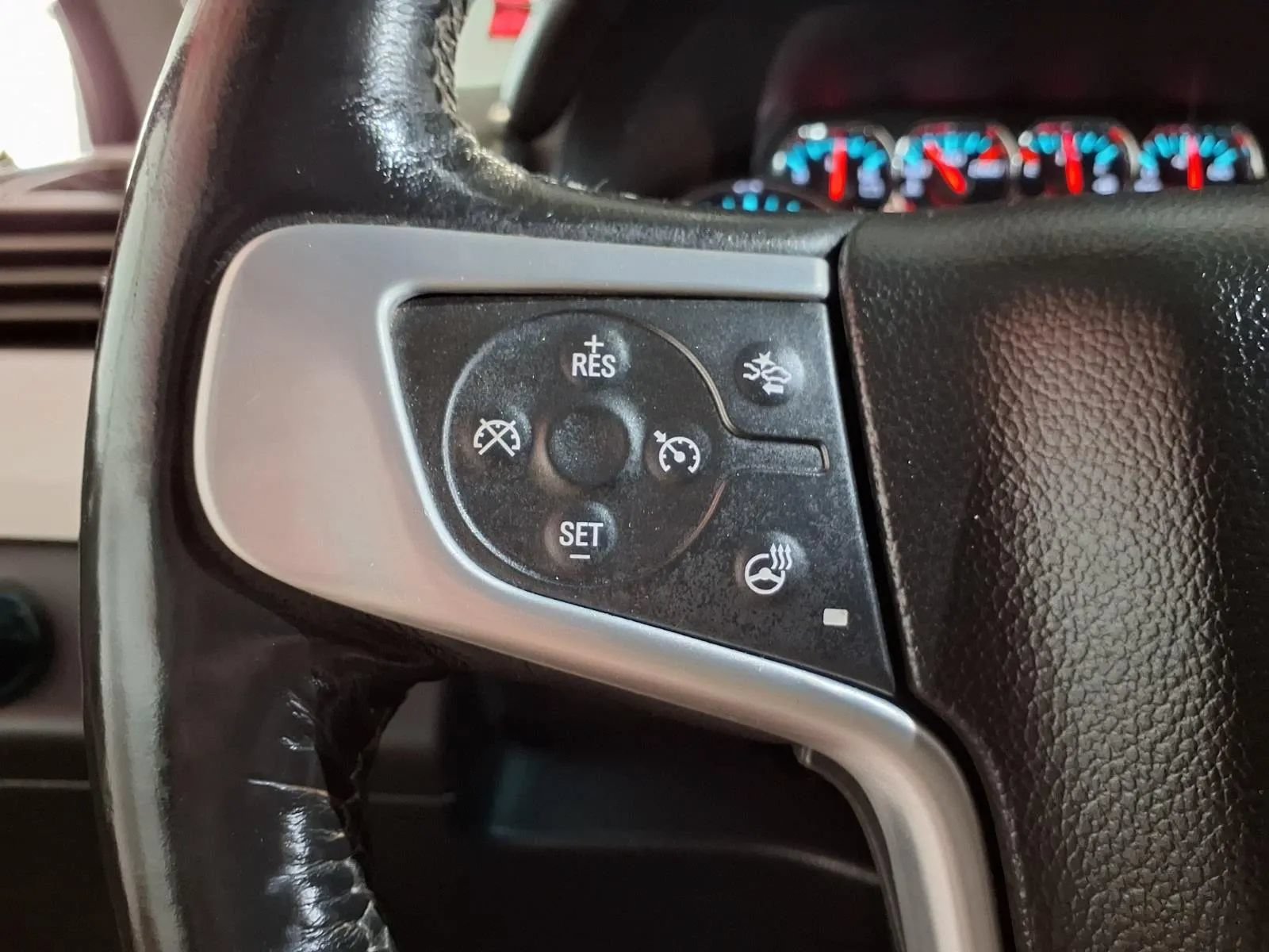 Used 2018 GMC Yukon SLT w/ Premium Edition AWD/4WD image 29