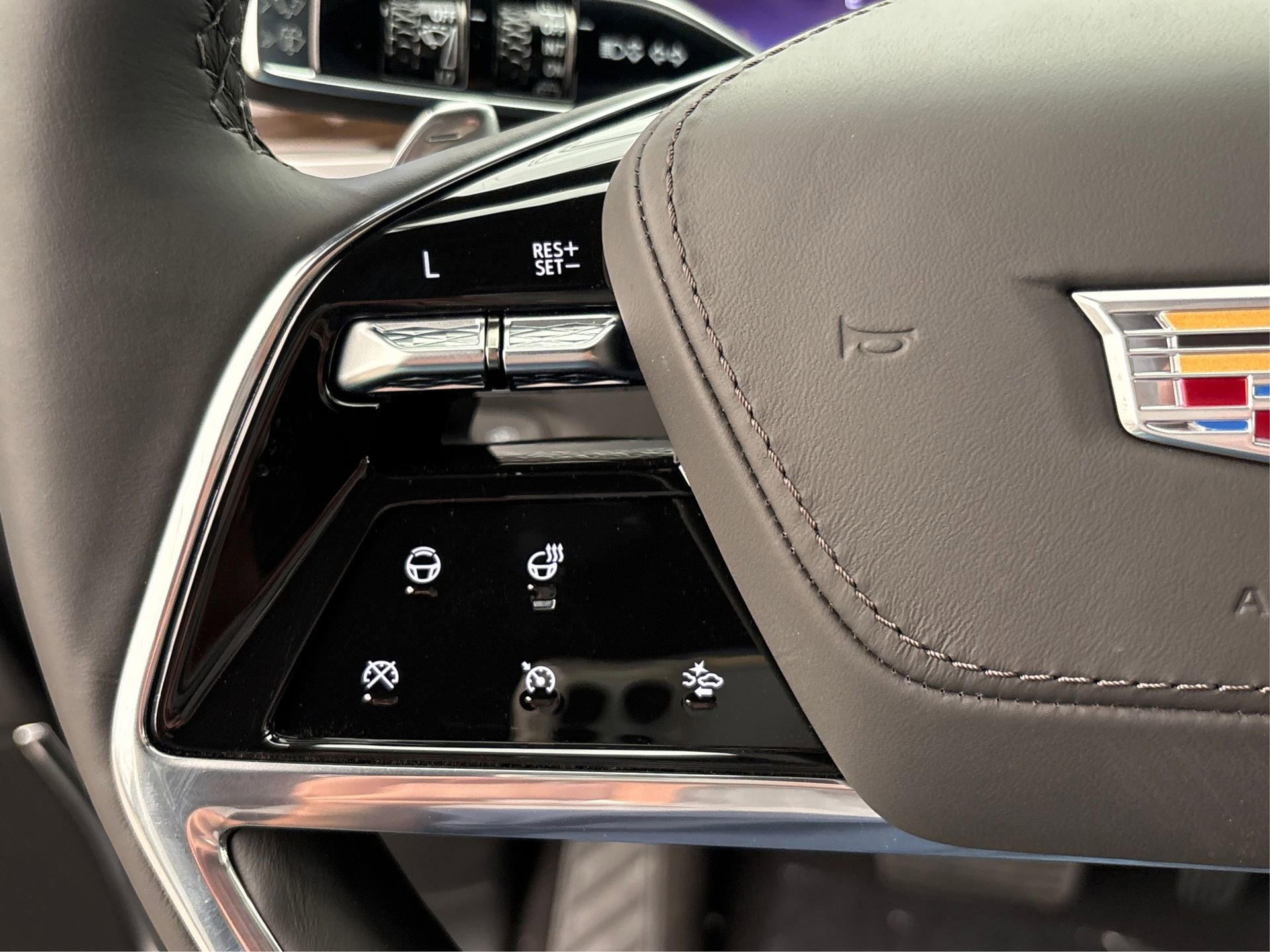 New 2025 Cadillac Escalade ESV Sport Platinum image 29