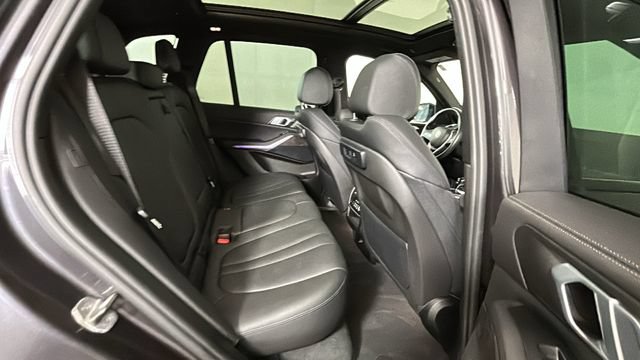 Used 2022 BMW X5 xDrive40i AWD/4WD image 30