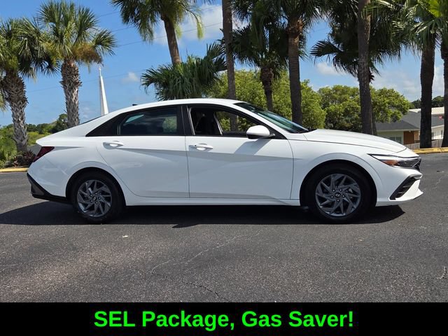 Used 2024 Hyundai Elantra SEL FWD image 8