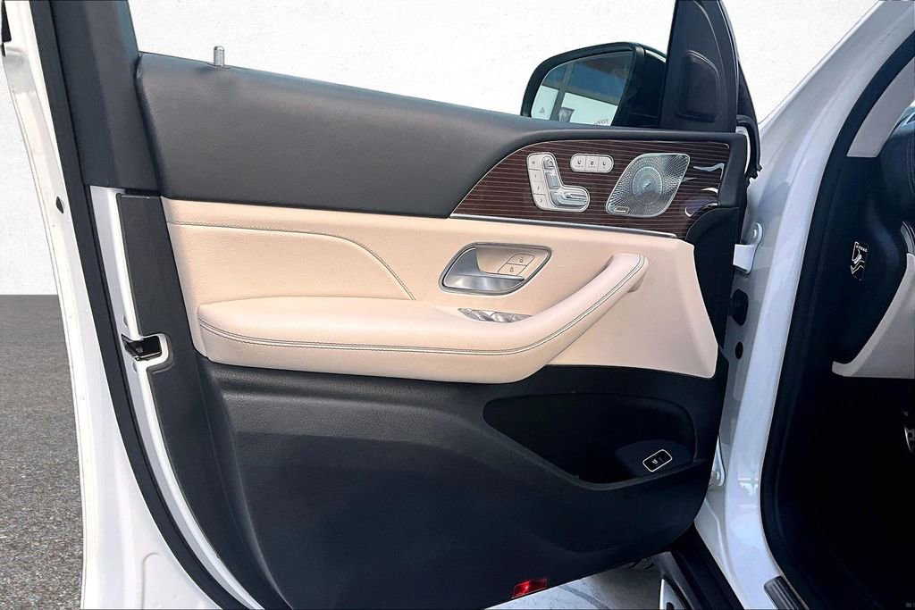 Used 2021 Mercedes-Benz GLS 580 4MATIC image 20