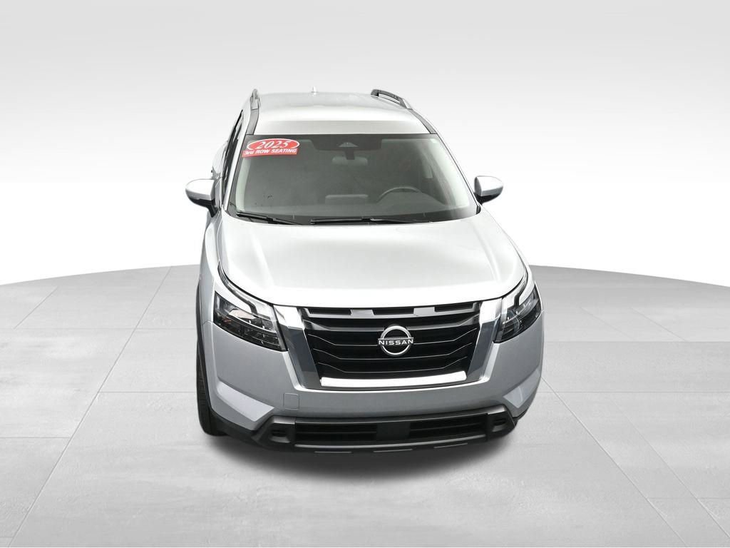 Used 2025 Nissan Pathfinder SV FWD image 42