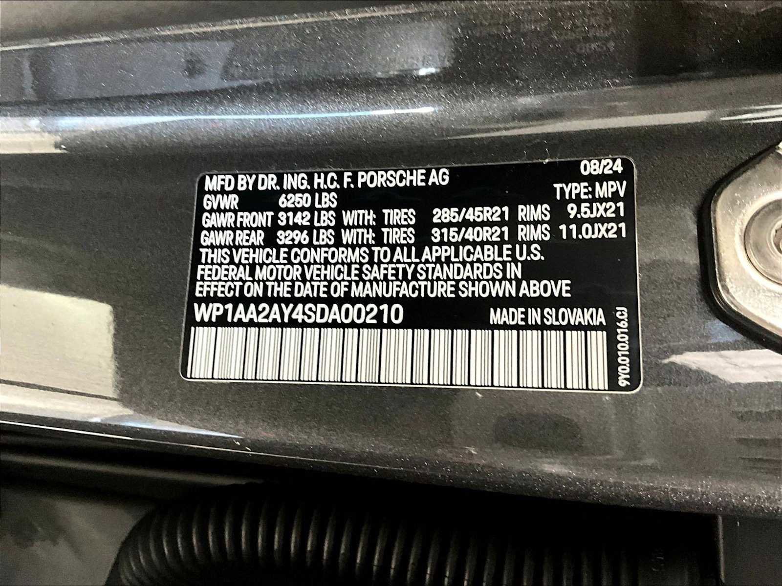 Used 2025 Porsche Cayenne image 35