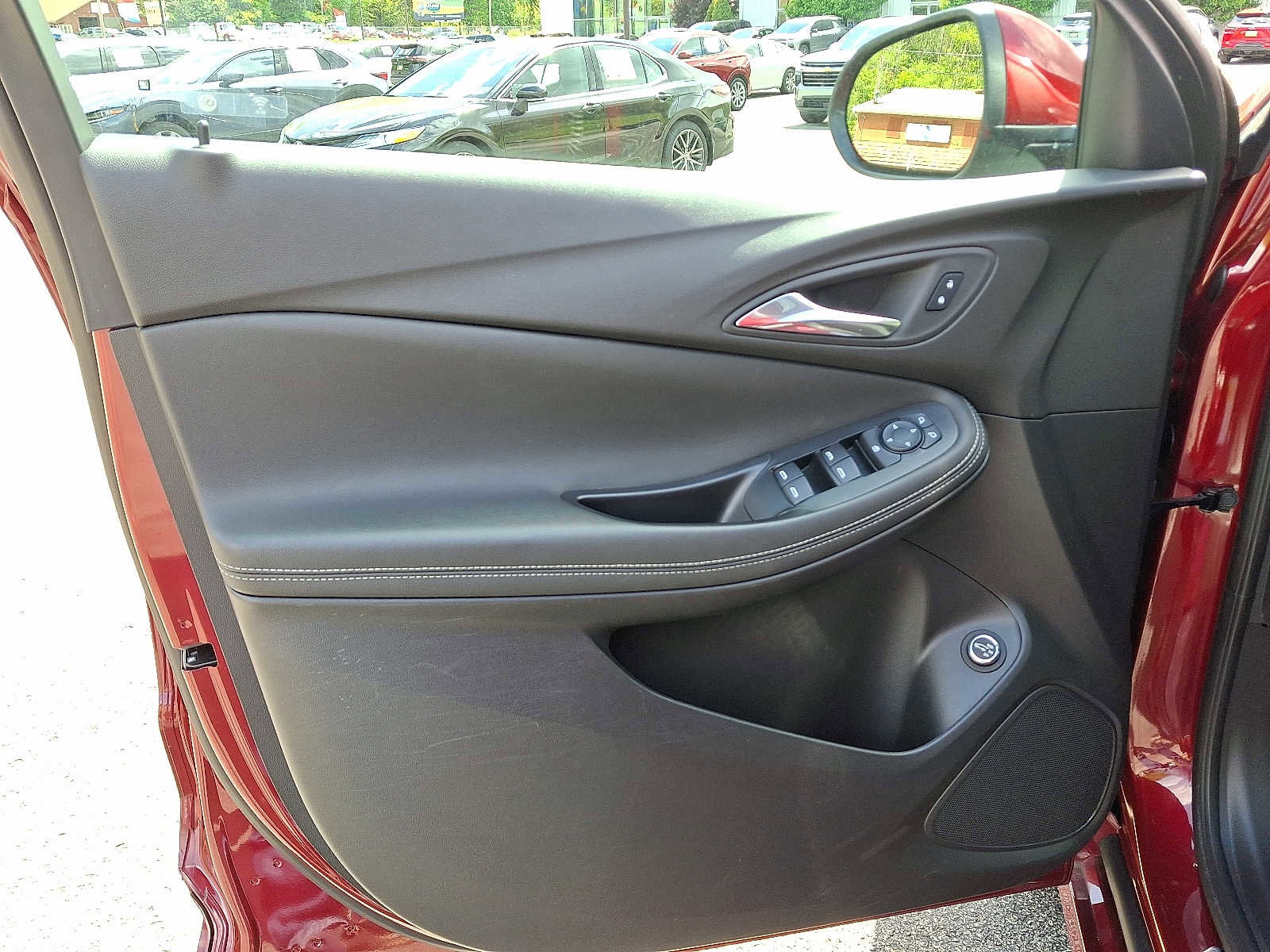 Used 2023 Buick Encore GX Select w/ Experience Buick Package AWD/4WD image 12