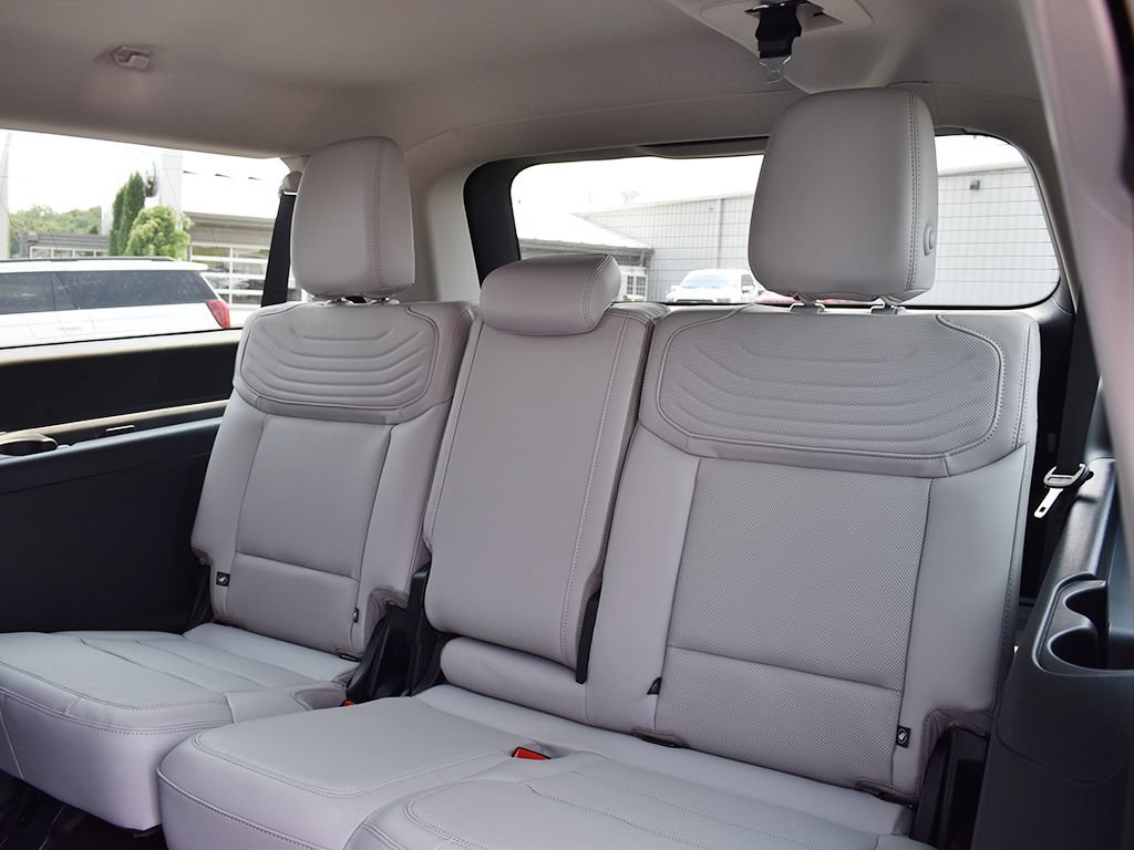 New 2027 Ford Expedition Max Platinum w/ Platinum Ultimate Package AWD/4WD image 7