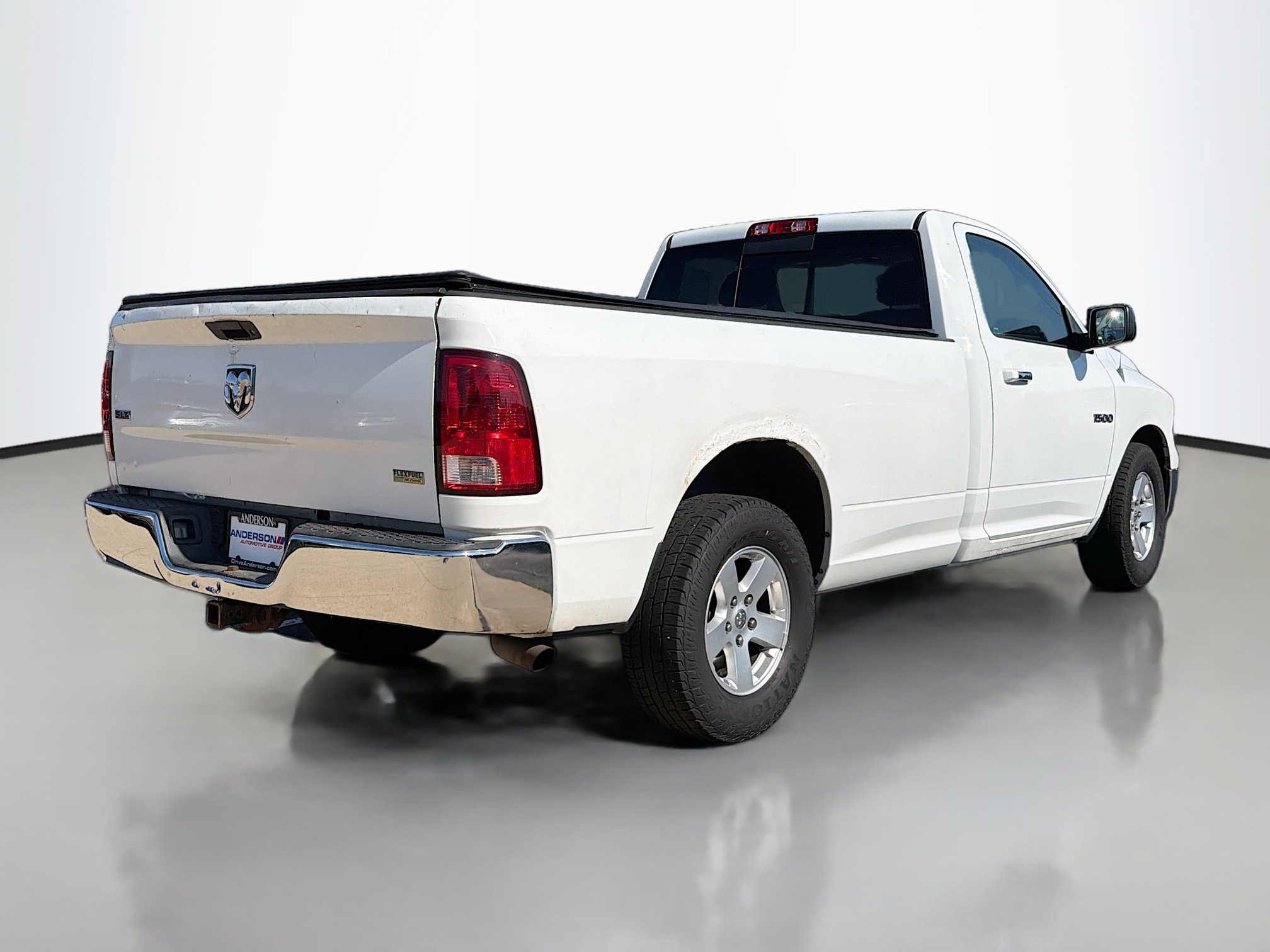 Used 2012 RAM 1500 Classic SLT RWD image 2