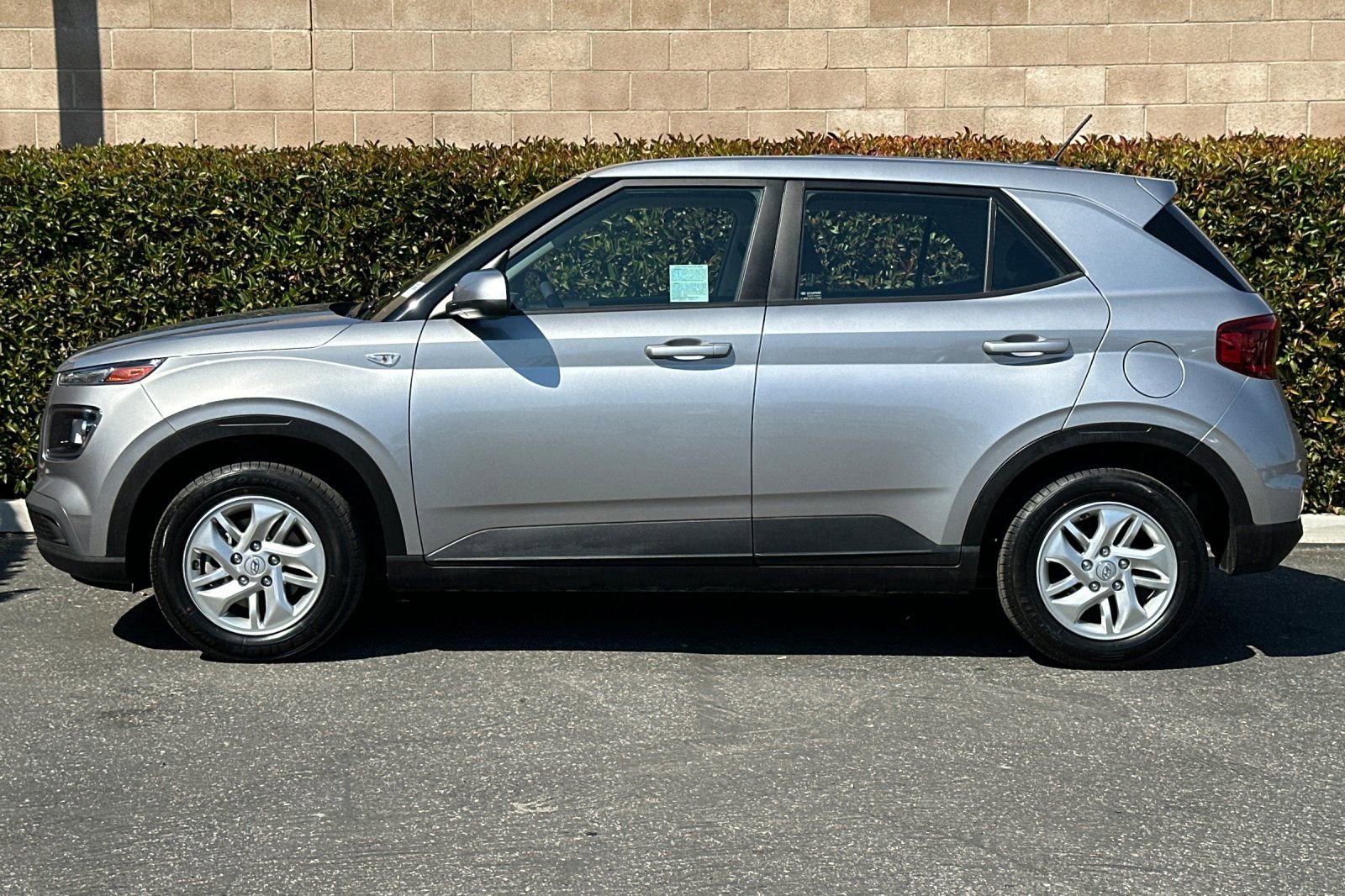 Used 2024 Hyundai Venue SE image 7