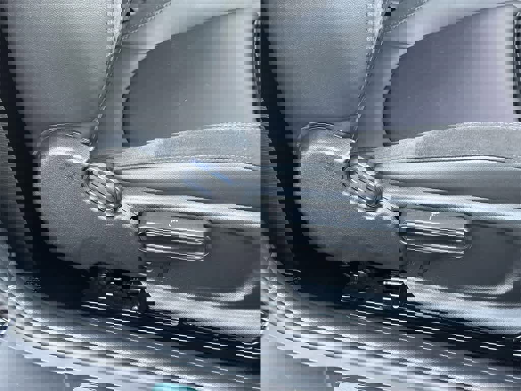 Used 2023 MINI Cooper SE image 40