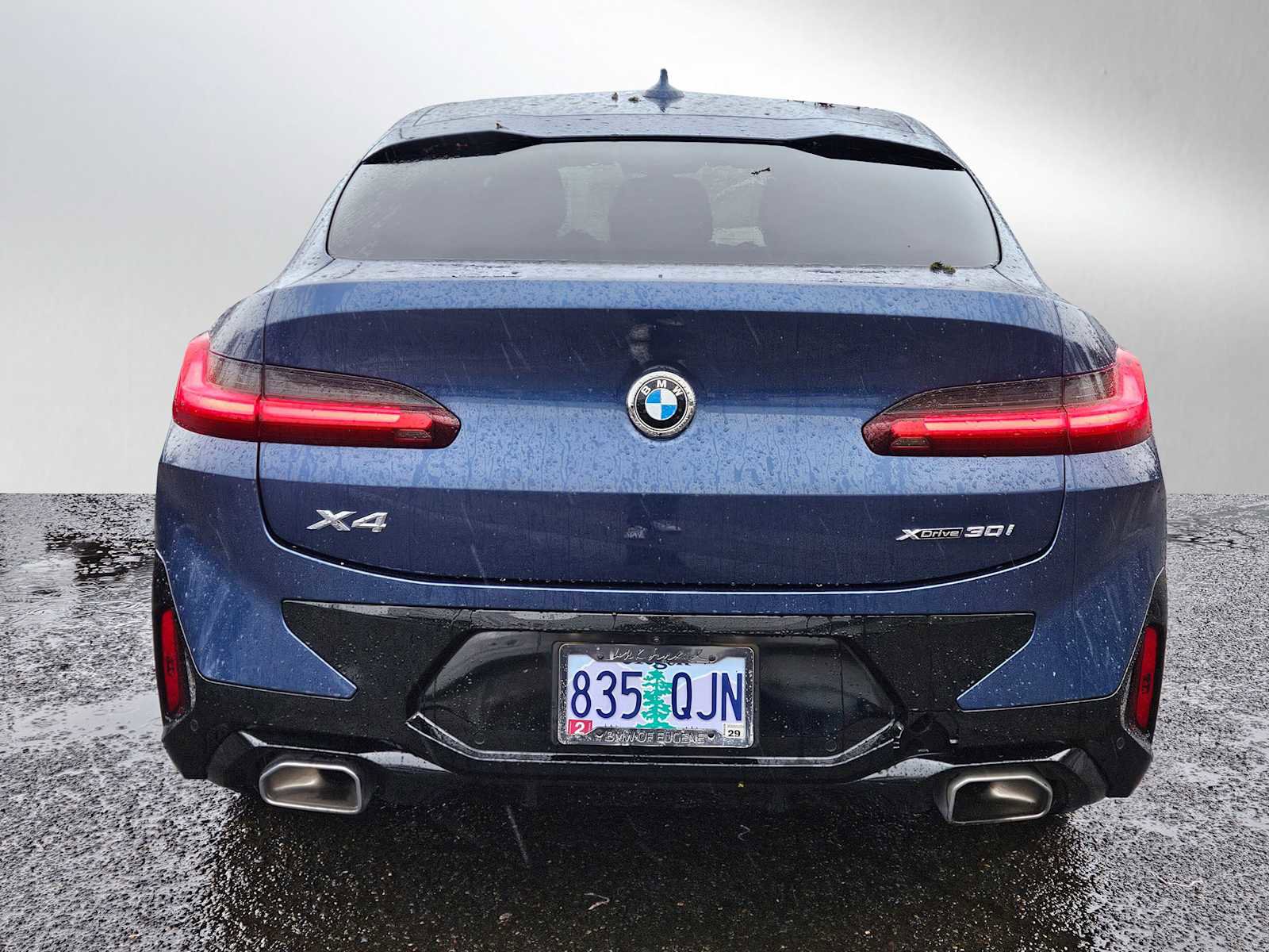 Used 2025 BMW X4 xDrive30i w/ Premium Package image 4