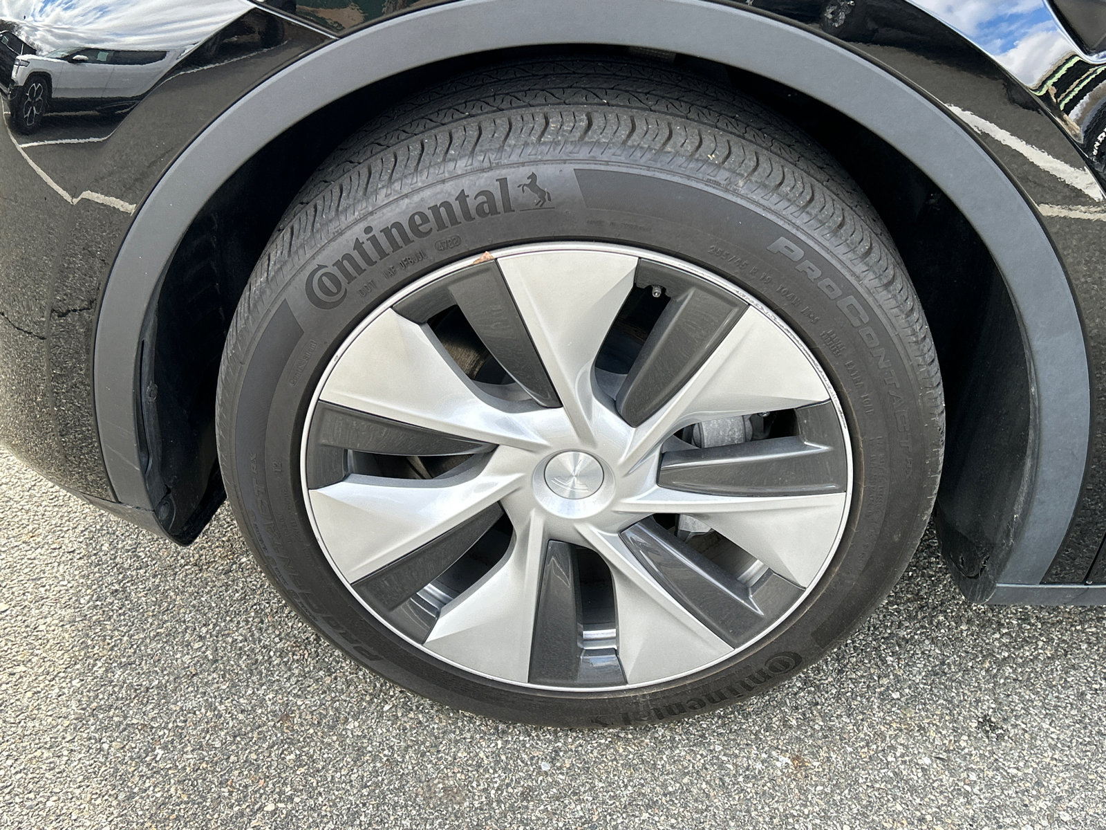 Used 2023 Tesla Model Y Long Range image 8