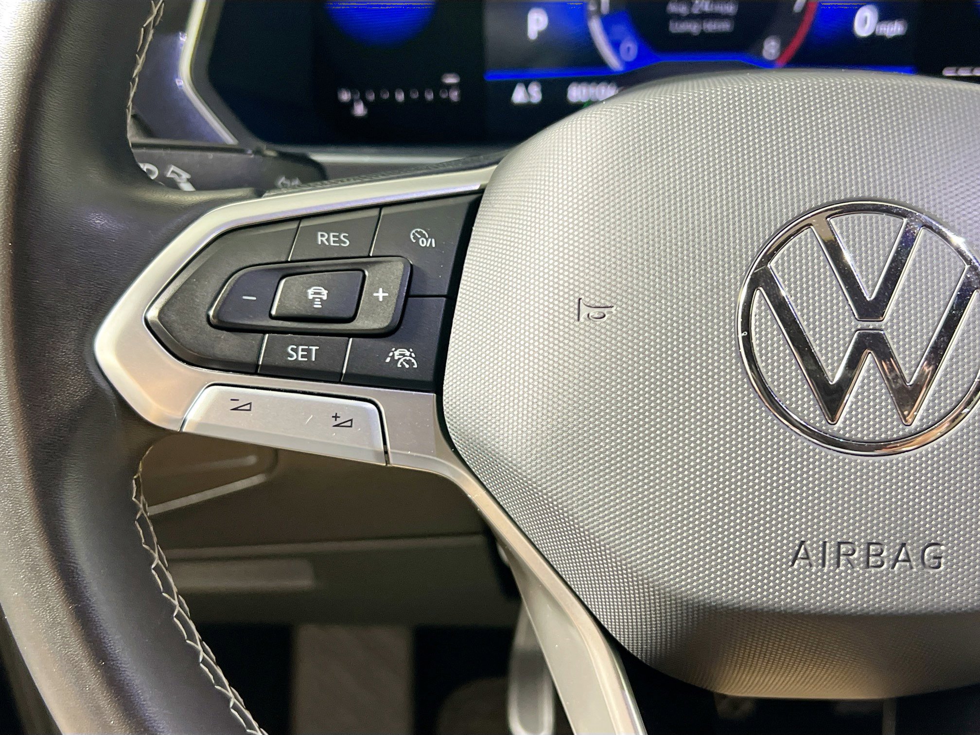 Used 2023 Volkswagen Tiguan SE AWD/4WD image 18