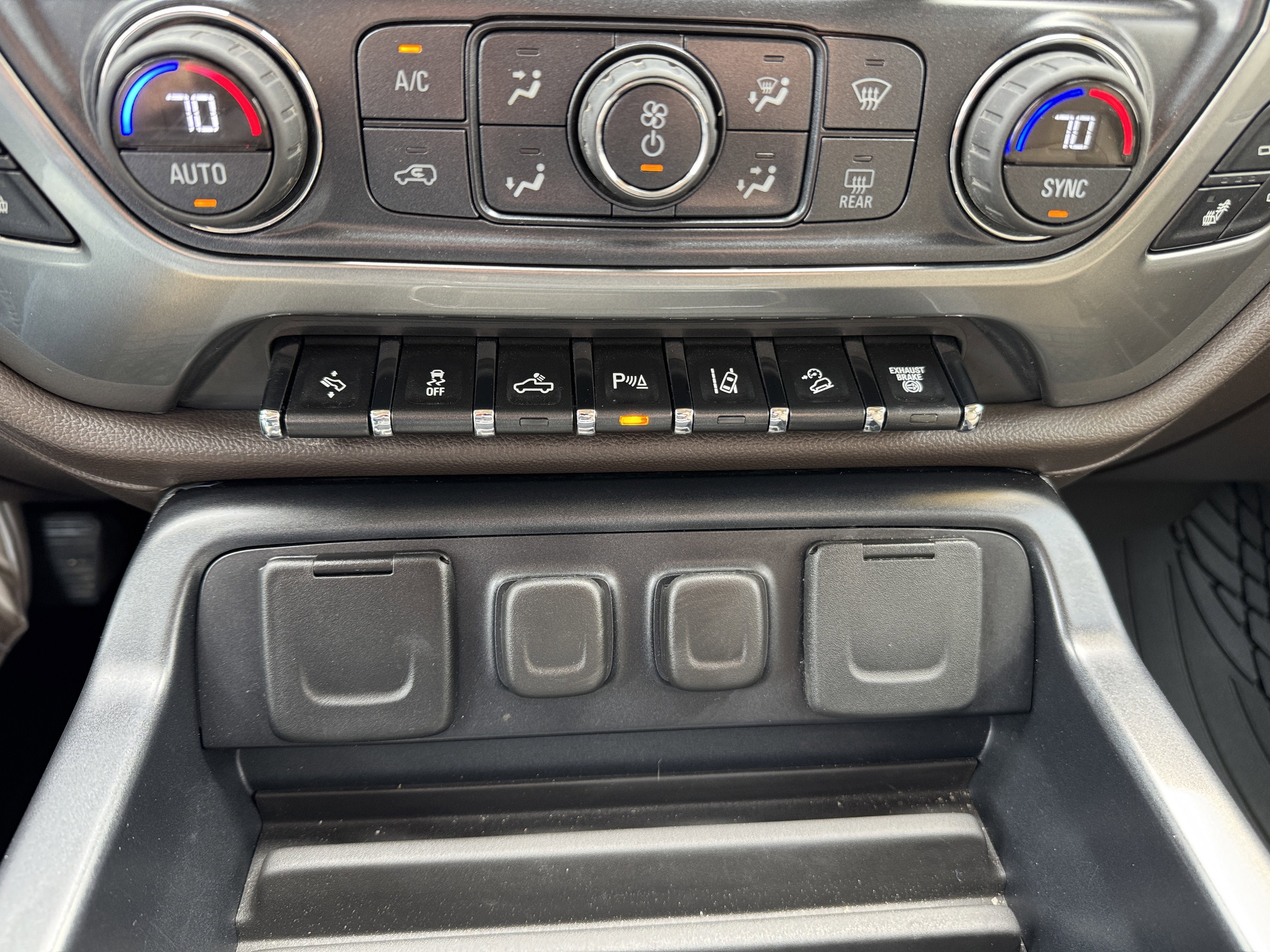 Used 2016 Chevrolet Silverado 2500 LTZ w/ Duramax Plus Package AWD/4WD image 18