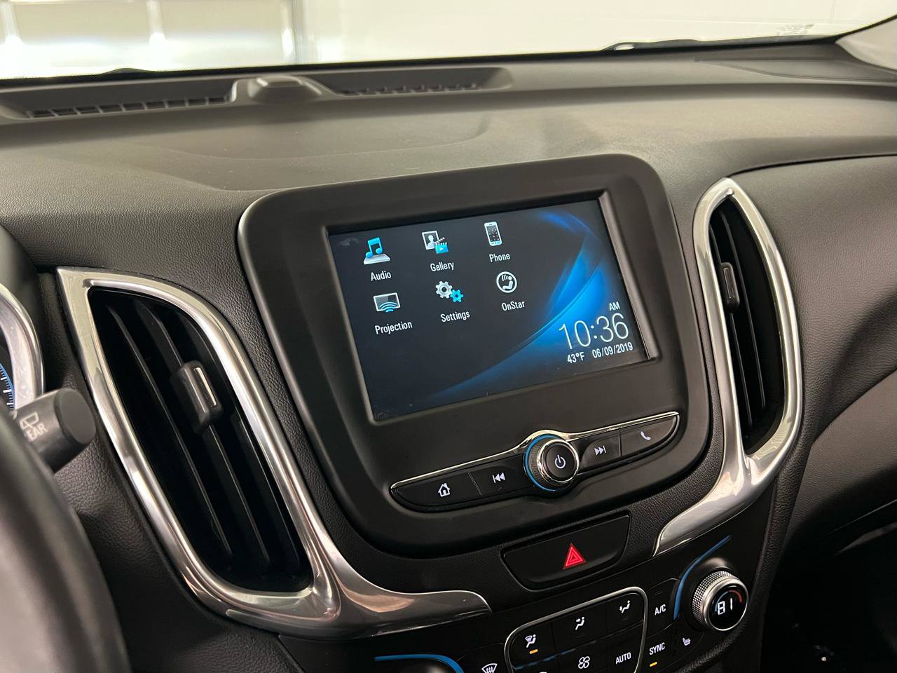 Used 2018 Chevrolet Equinox LT image 19