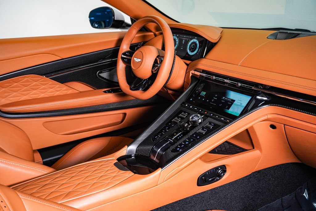 Used 2025 Aston Martin DB12 Coupe RWD image 16