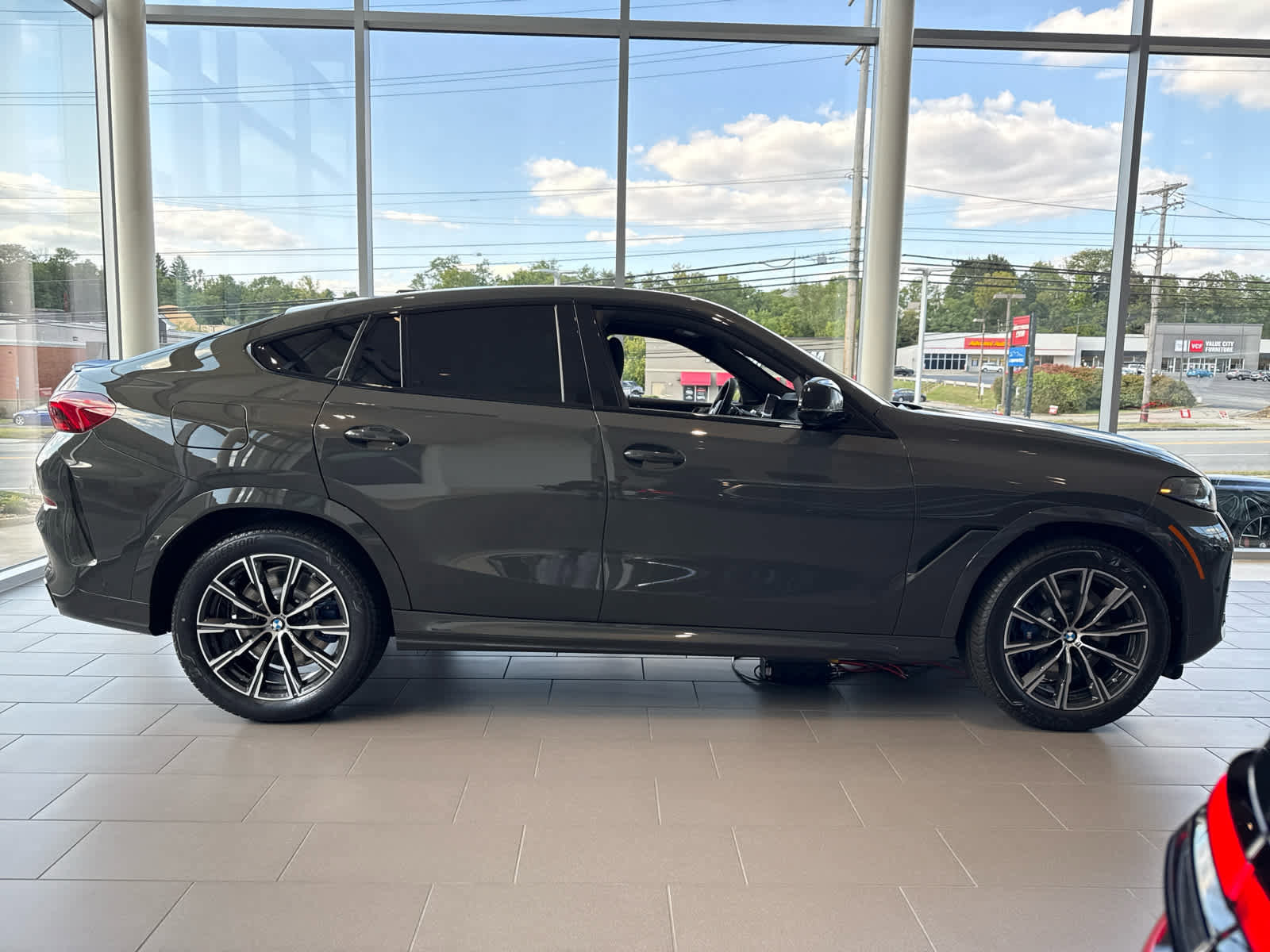 New 2026 BMW X6 M60i w/ Executive Package image 5