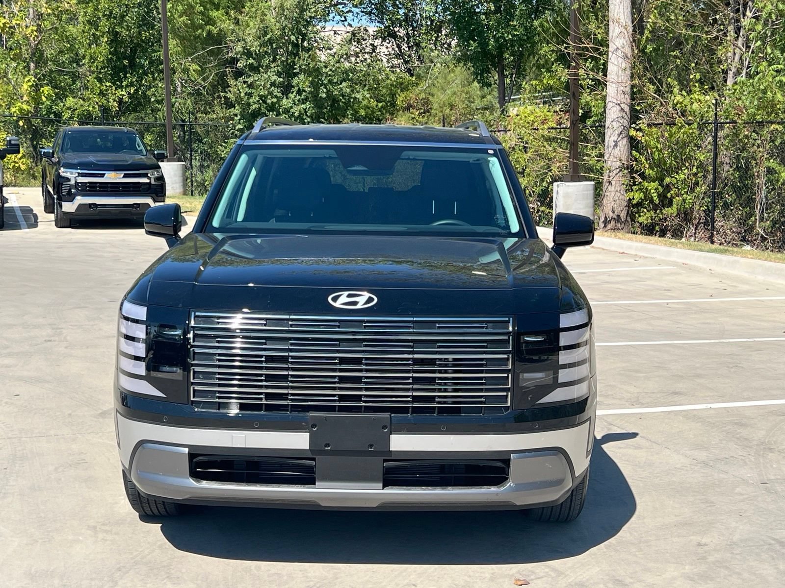 Used 2026 Hyundai Palisade SEL FWD image 2