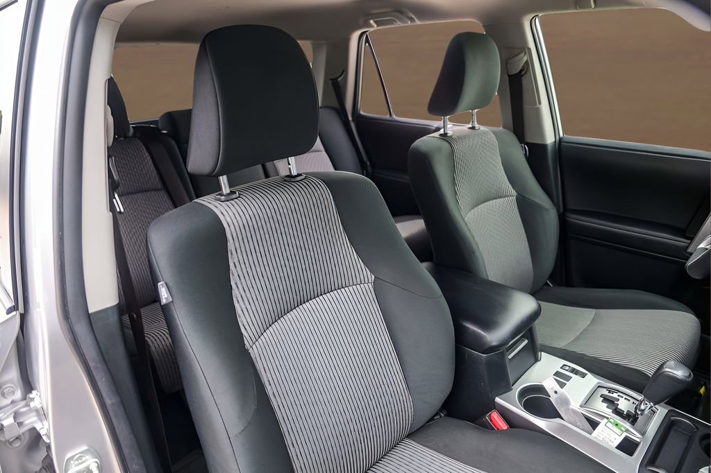 Used 2022 Toyota 4Runner SR5 AWD/4WD image 30