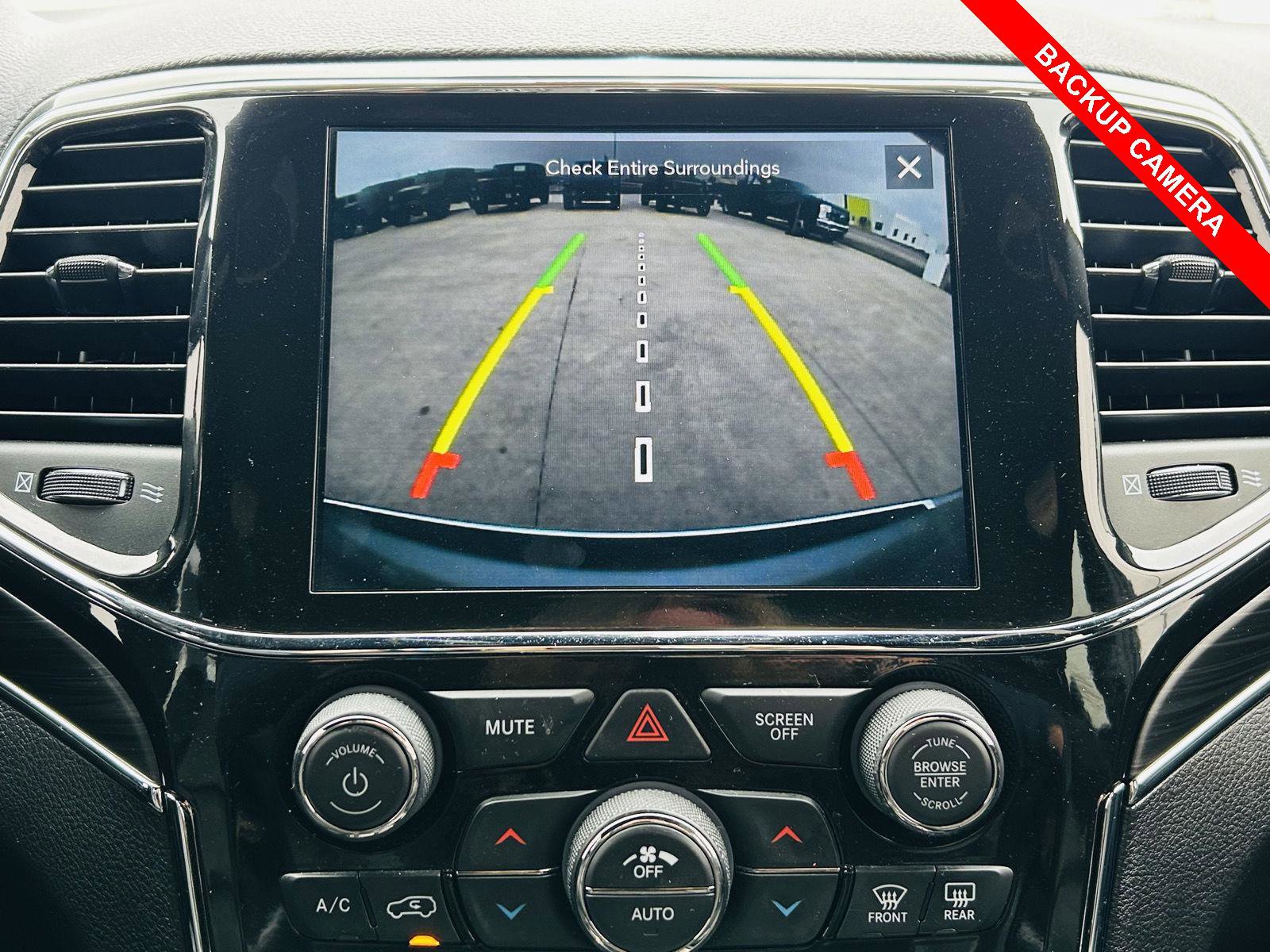 Used 2021 Jeep Grand Cherokee Limited w/ Sun & Sound Group image 9